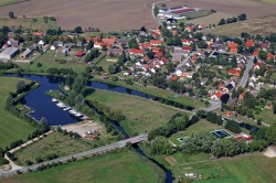 Marina, Schleuse und Schwimmbad in Garwitz, Foto: Ralf Ottmann