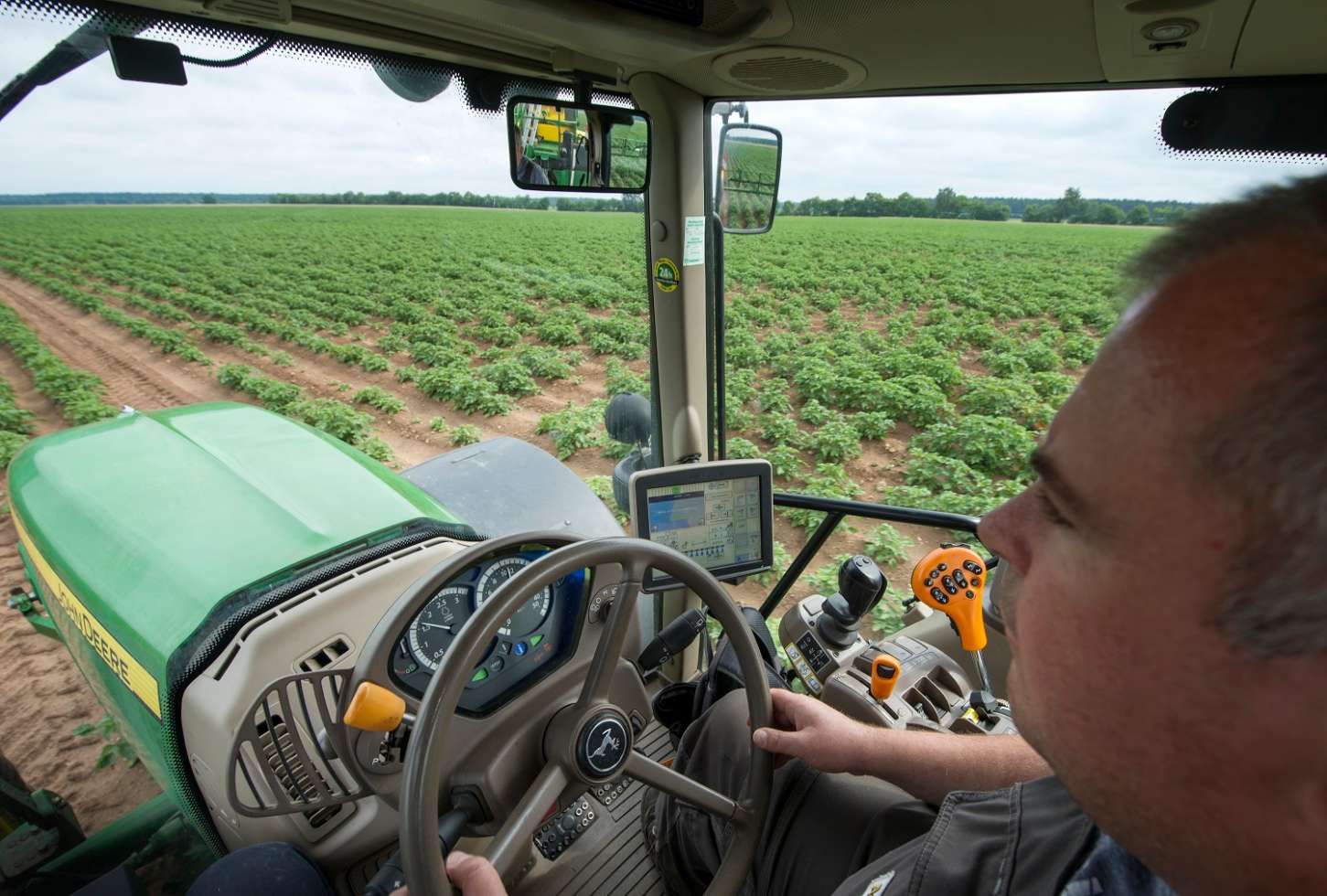 Erlebnis Lewitzer Landwirtschaft: Mitfahrten auf dem Trecker.