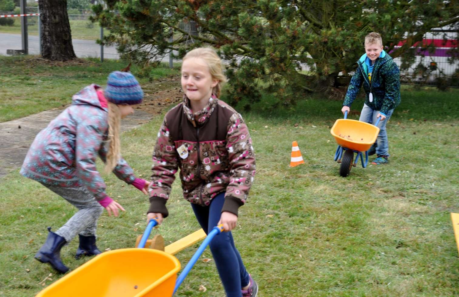 Kinder-Kartoffel-Spartakiade - Wer ist am schnellsten beim Kartoffel-Wettlauf?